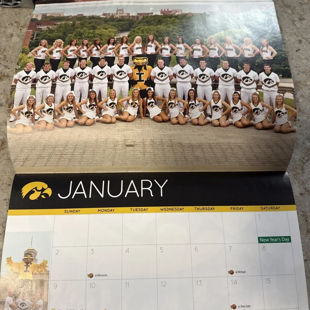 University Of Iowa SPIRIT SQUADS 2010-2011 Cheerleading Herkey Dance Team‎